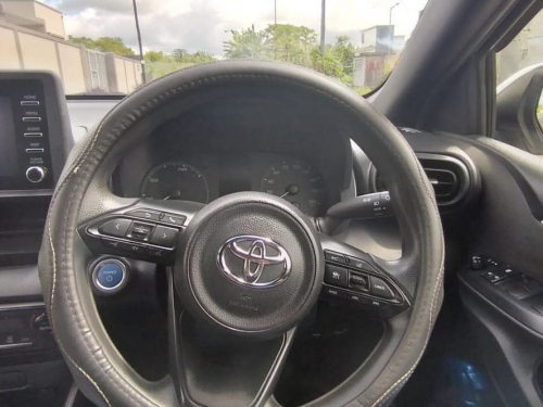 Toyota Yaris Hybrid X PACK in Mauritius