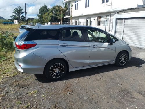 Honda shuttle in Mauritius