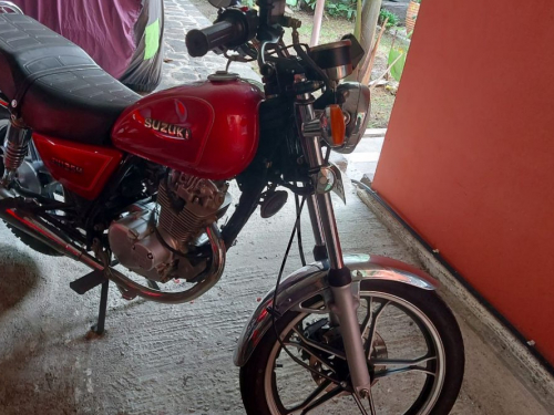 Suzuki GN125 in Mauritius