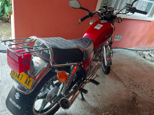Suzuki GN125 in Mauritius