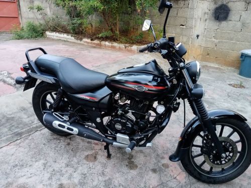 Bajaj Avenger 220 Street in Mauritius