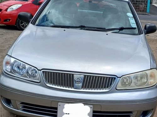 Nissan Sunny N16 in Mauritius