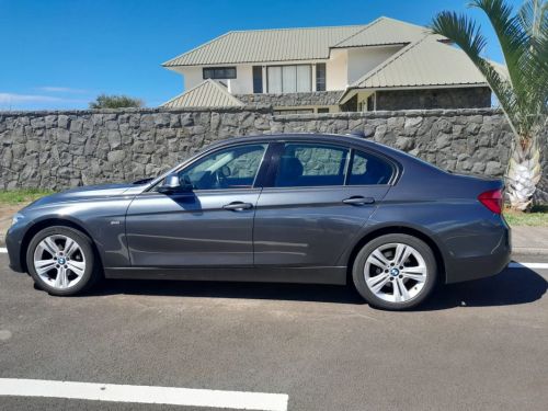 BMW 318i sport line in Mauritius