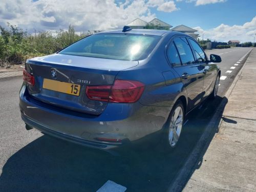 BMW 318i sport line in Mauritius