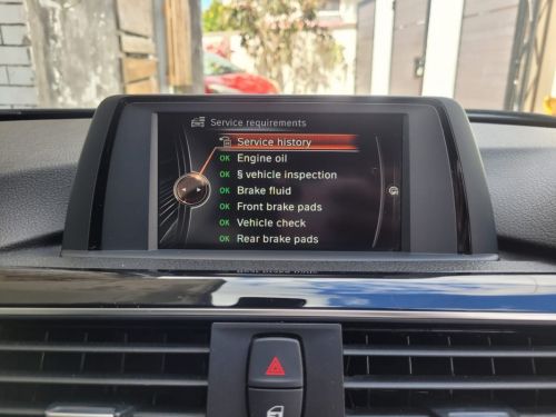 BMW 318i sport line in Mauritius