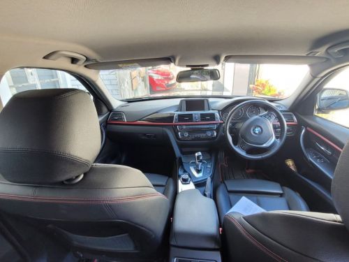 BMW 318i sport line in Mauritius