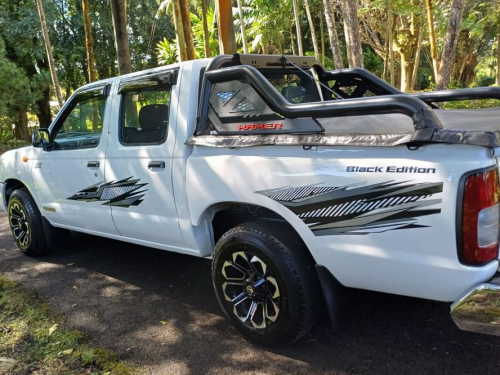 Nissan NAVARA in Mauritius