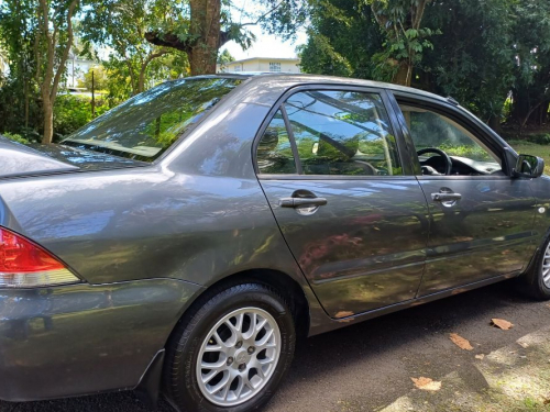 Mitsubishi lancer GLX in Mauritius
