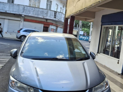 Used Honda grace for sale in Quatre Bornes