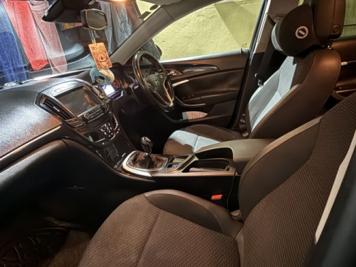 Opel Insignia in Mauritius