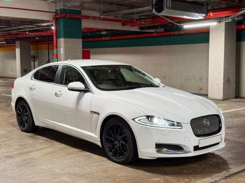 Jaguar XF Premium 2.0T in Mauritius