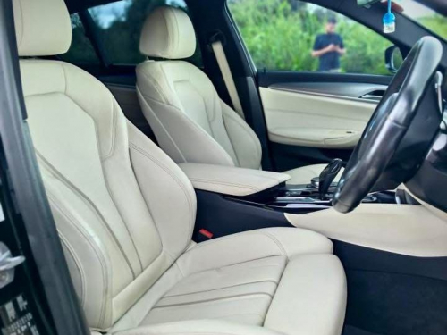 BMW 530E in Mauritius