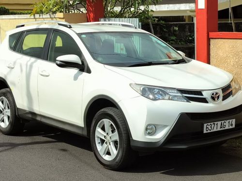 Toyota RAV4 XA40 in Mauritius