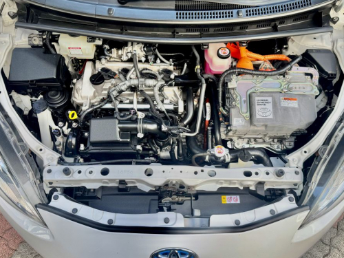 Toyota Aqua Hybrid in Mauritius